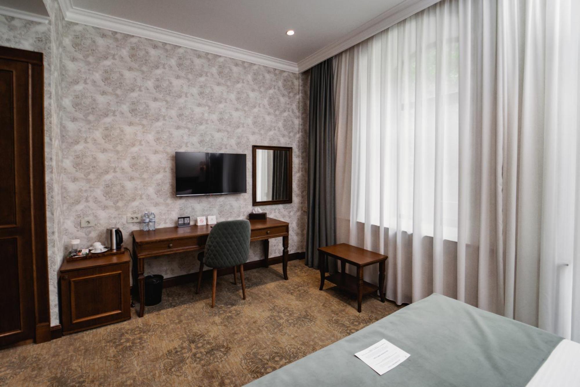 Midway Baku Hotel エクステリア 写真