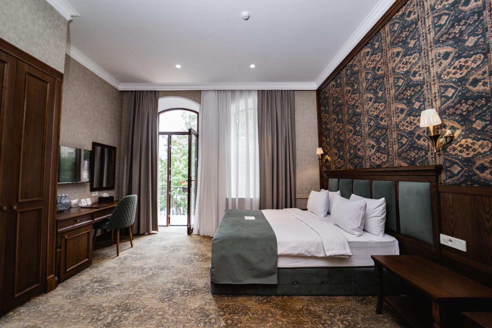 Midway Baku Hotel エクステリア 写真