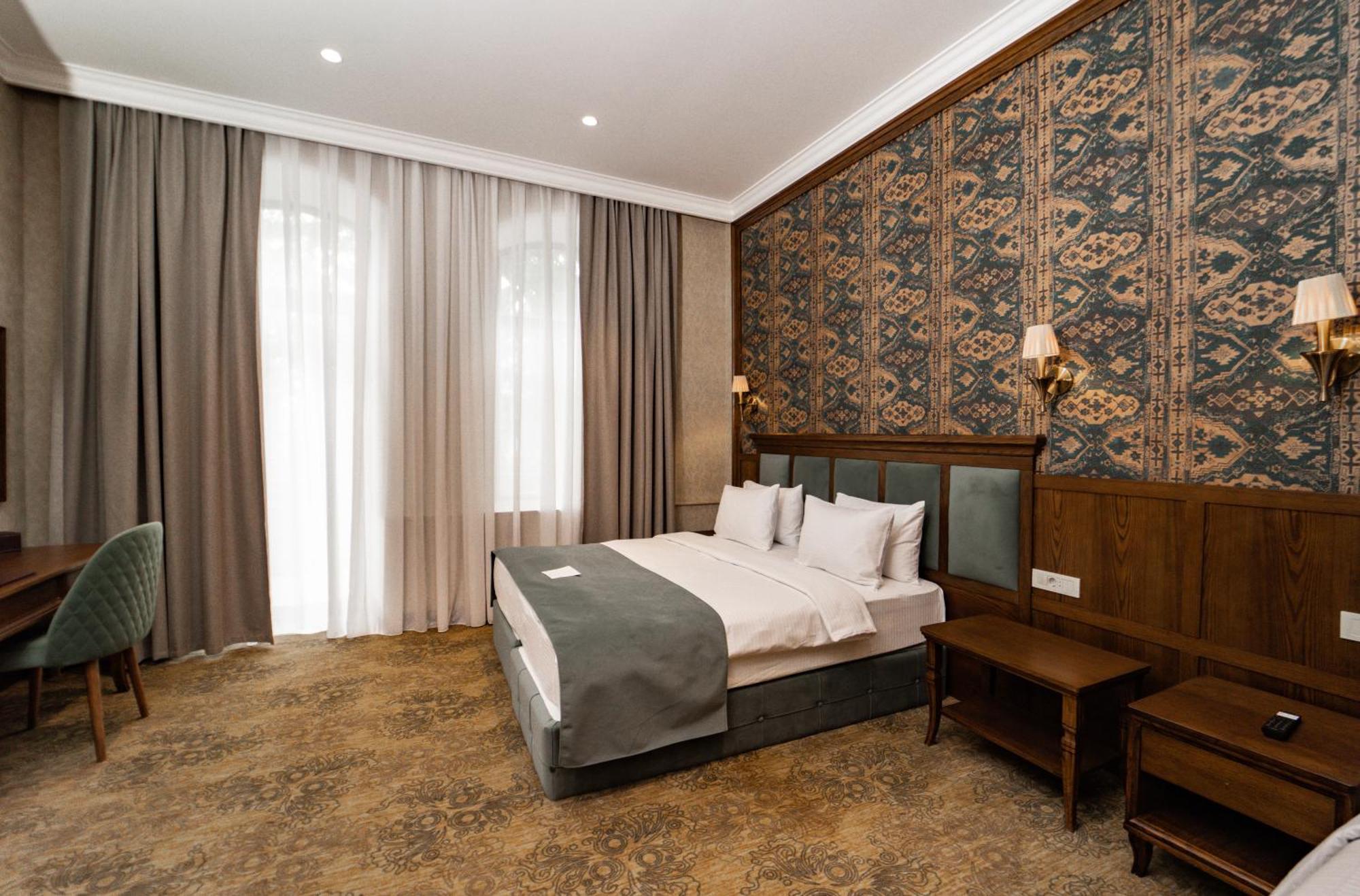 Midway Baku Hotel エクステリア 写真
